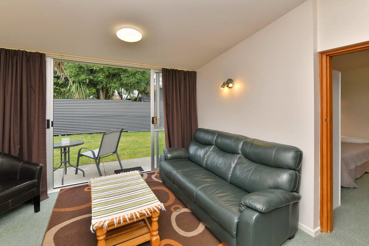 Wayside Motel Woodend Bagian luar foto