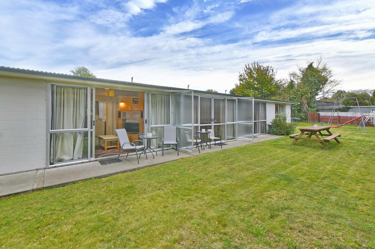 Wayside Motel Woodend Bagian luar foto
