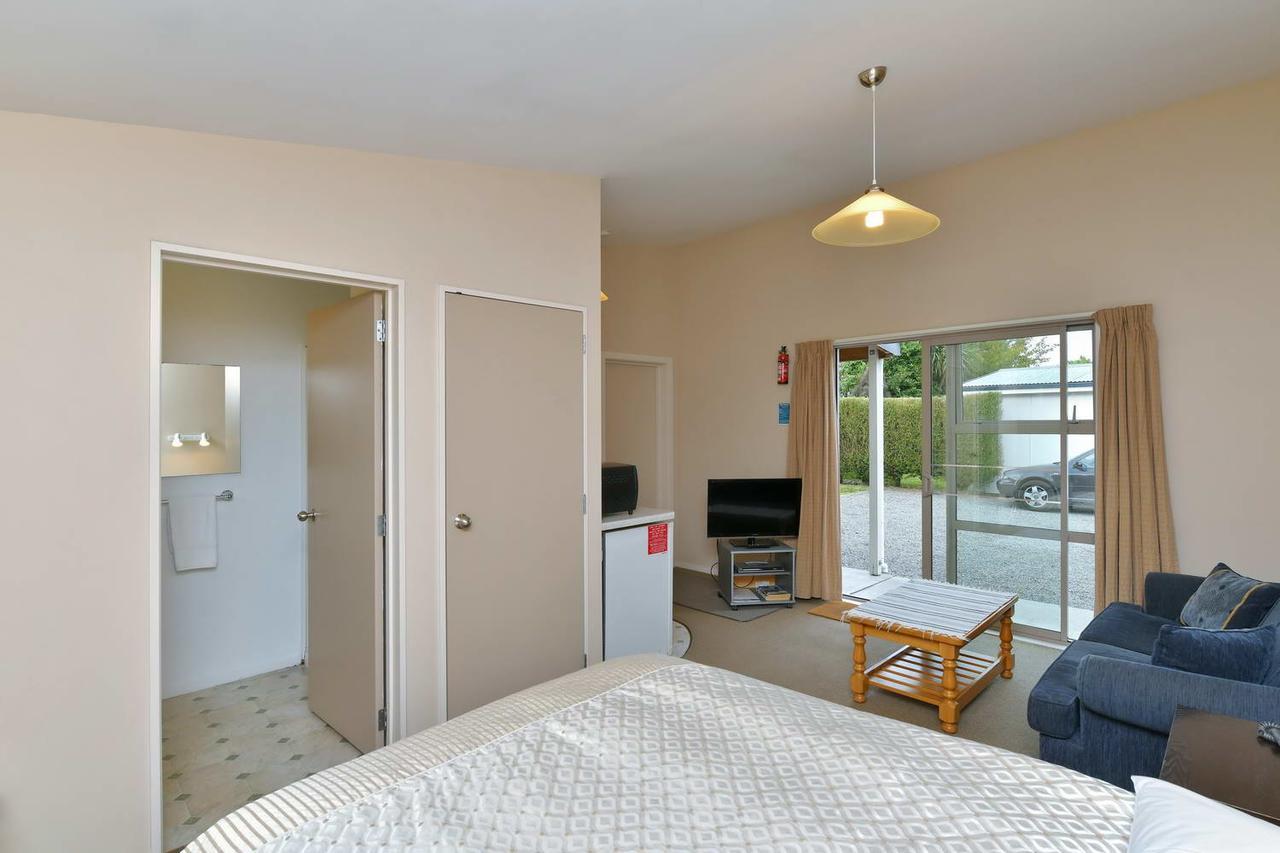 Wayside Motel Woodend Bagian luar foto
