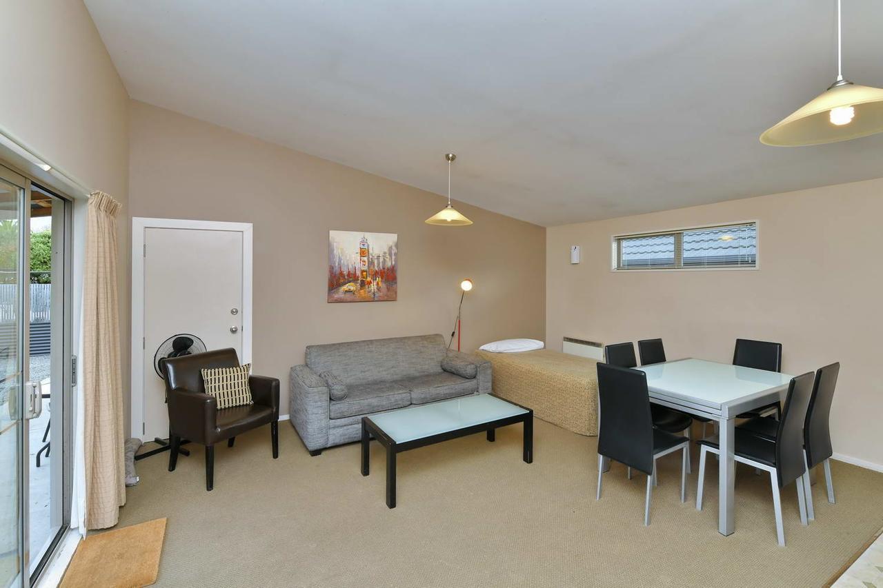 Wayside Motel Woodend Bagian luar foto